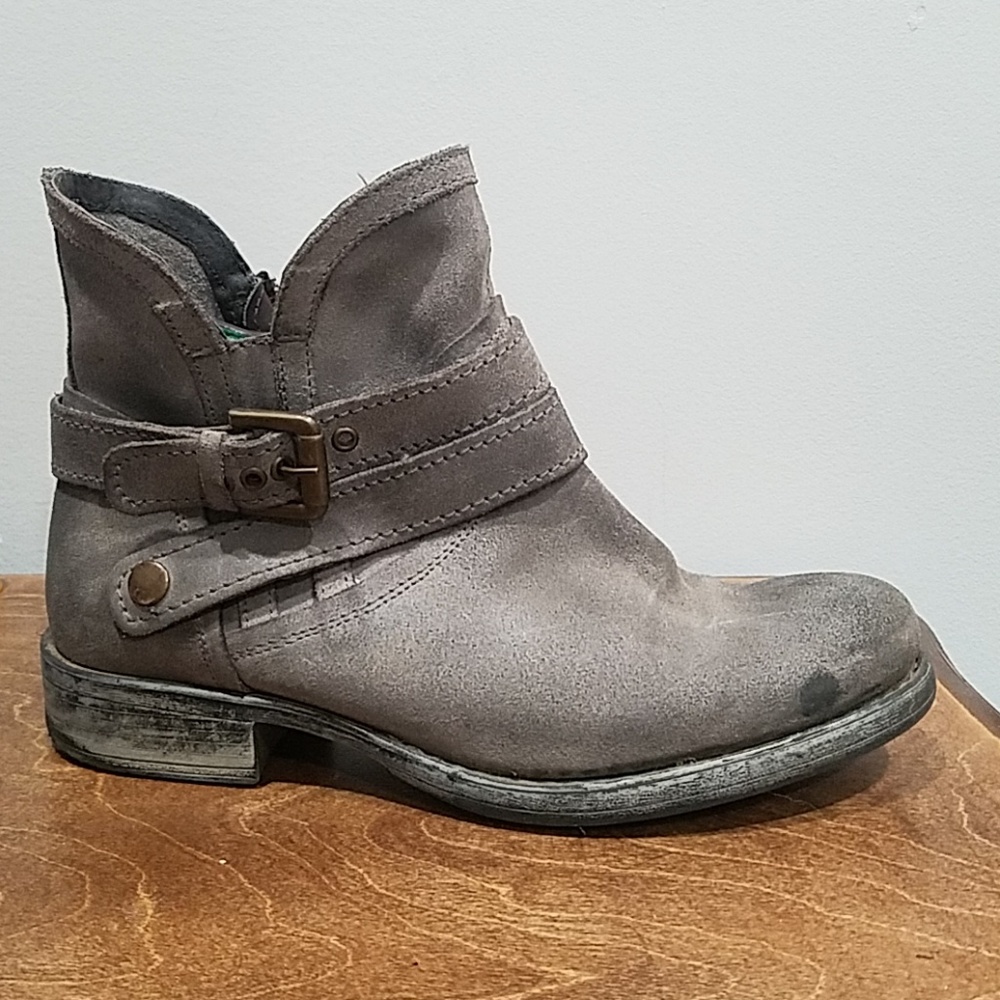 DibaTrue Gray leather ankle boots